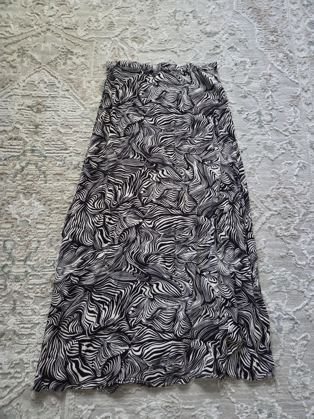 Wilfred Black and White Zebra-Print Maxi Skirt